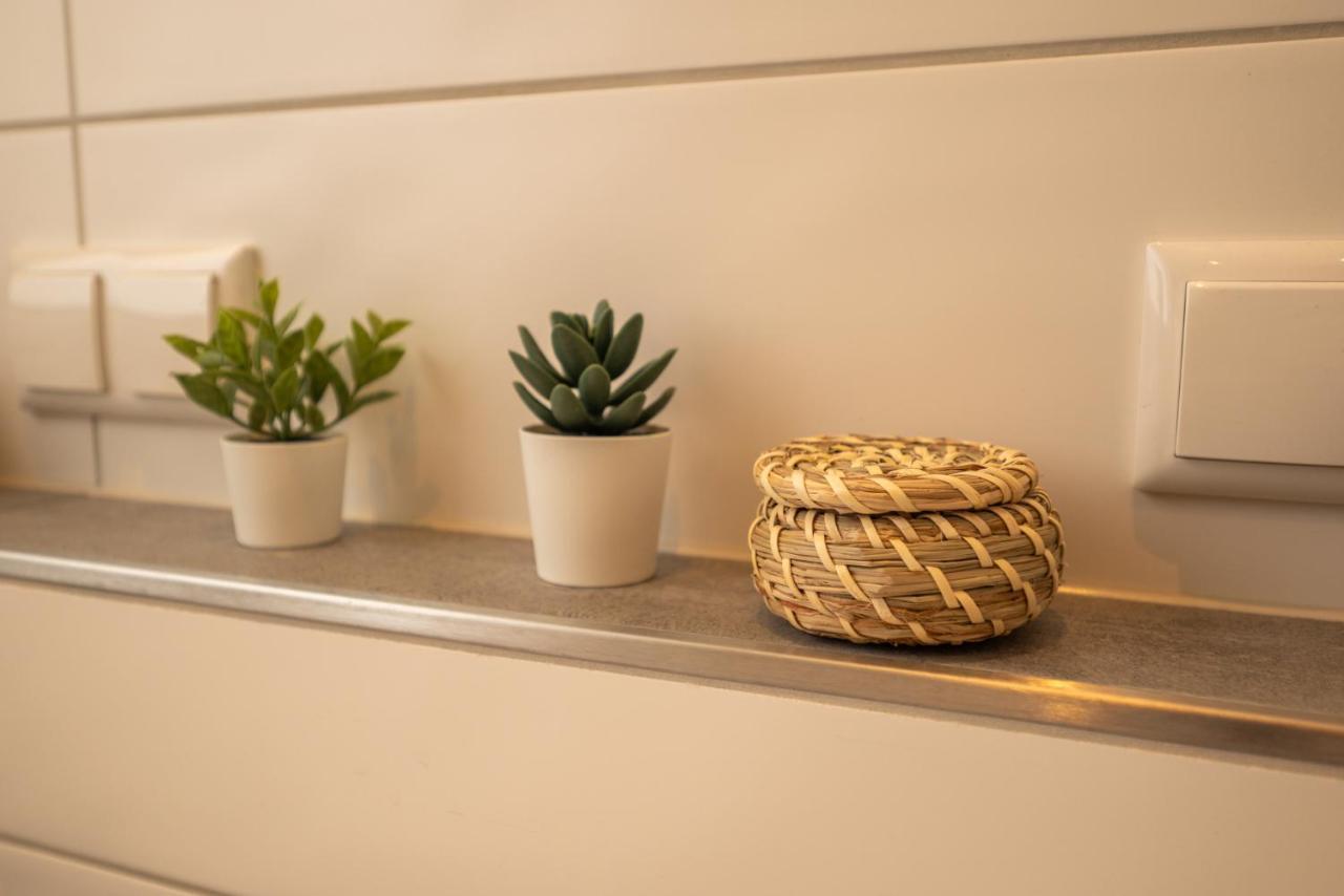 Maremar - Design Apartment - Luxus Boxspringbett - Zentral - Kueche - Arbeitsplatz - Highspeed Wlan Gera Esterno foto