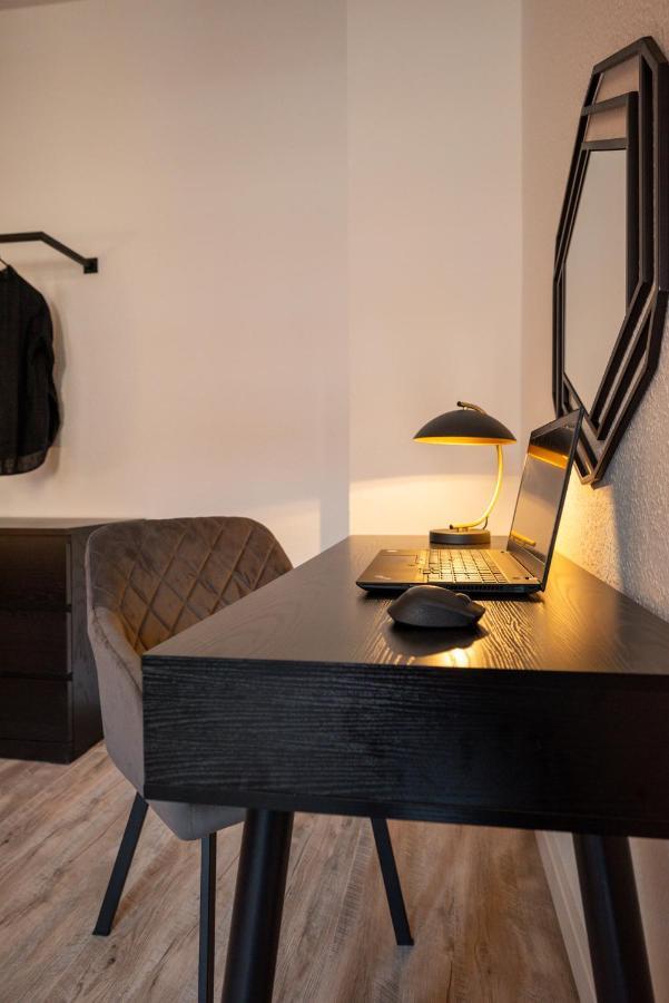 Maremar - Design Apartment - Luxus Boxspringbett - Zentral - Kueche - Arbeitsplatz - Highspeed Wlan Gera Esterno foto